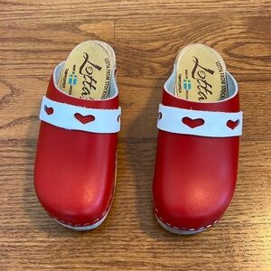 EUC red Swedish clogs with white heart detail